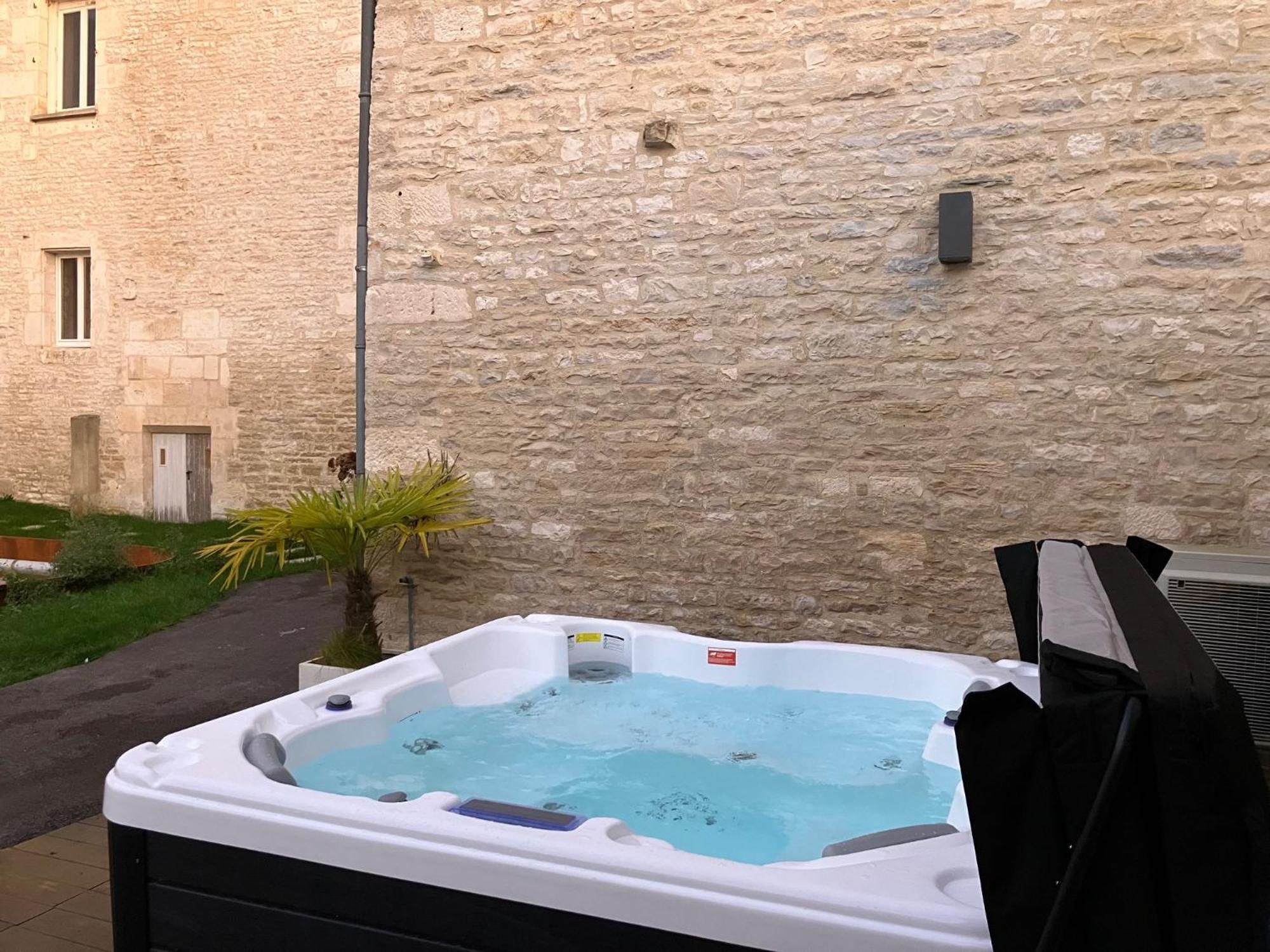 La Villa Lombardi En Champagne, Avec Piscine Privee Et Jacuzzi Les Riceys Exterior photo