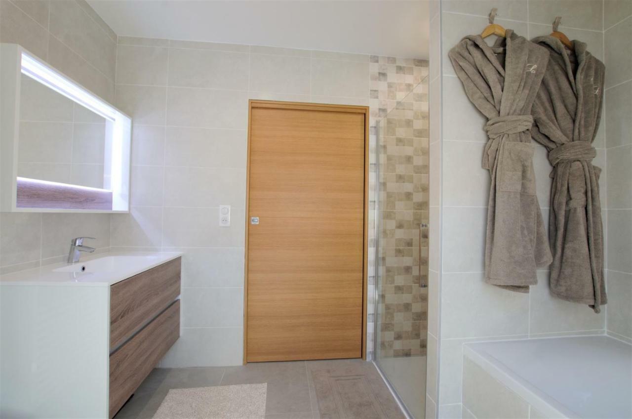 La Villa Lombardi En Champagne, Avec Piscine Privee Et Jacuzzi Les Riceys Exterior photo